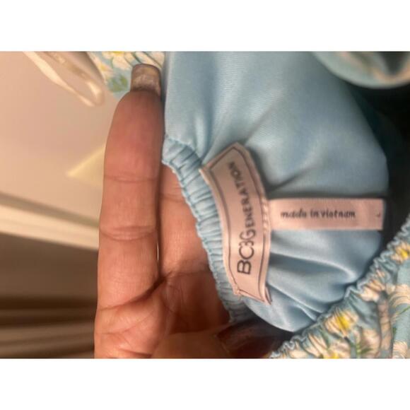 BCBG Generation Retro Floral Ruffle Dress - Size L - Picture 4 of 5